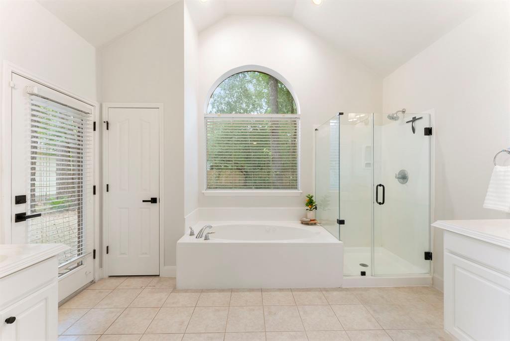 6 Cranberry Bend, The Woodlands, Texas image 10
