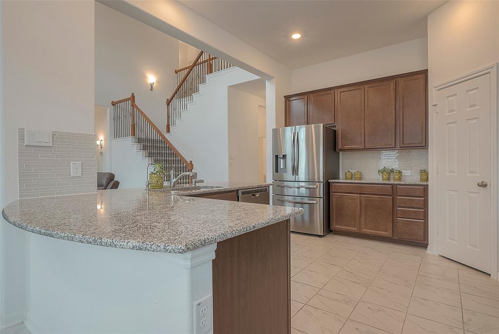 2811 San Bernard Drive, Fresno, Texas image 9