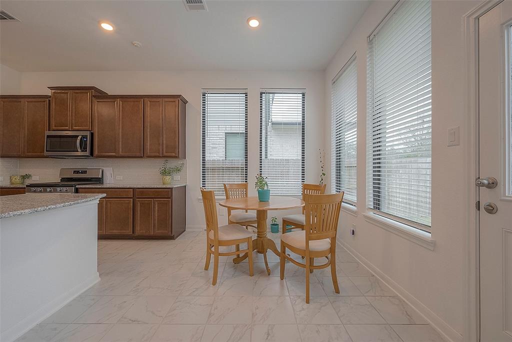 2811 San Bernard Drive, Fresno, Texas image 10
