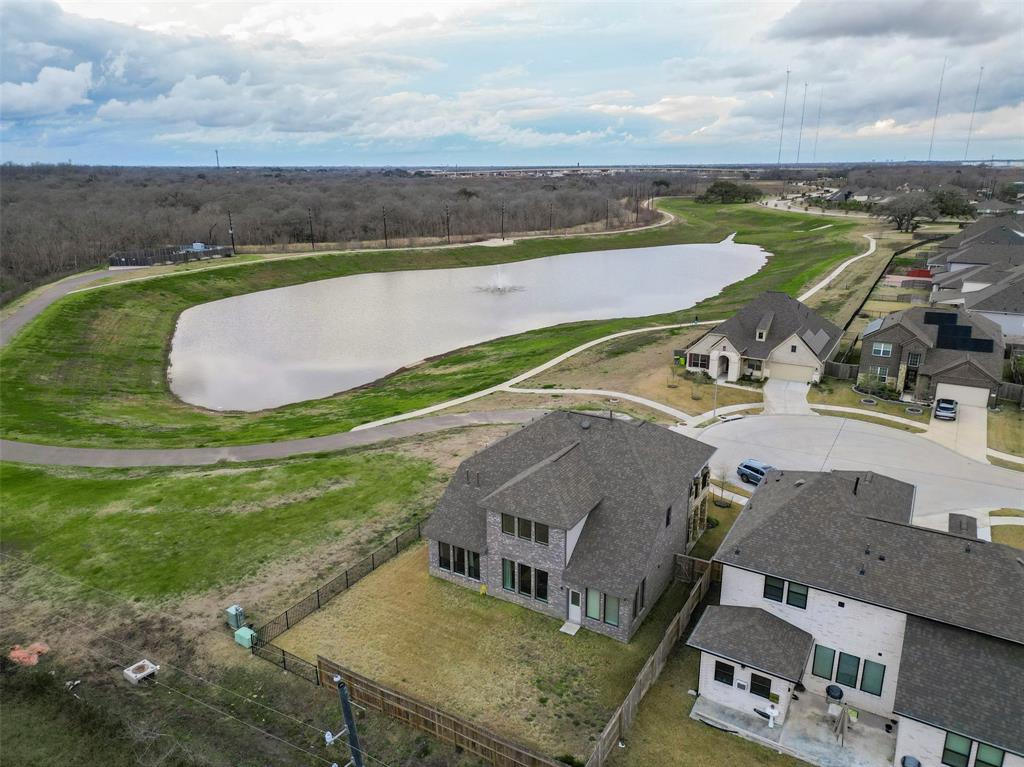2811 San Bernard Drive, Fresno, Texas image 28
