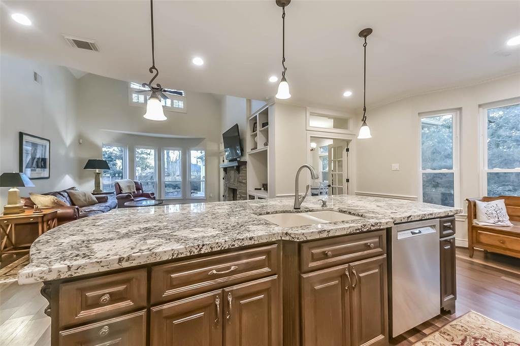 2214 Kings Trail, Kingwood, Texas image 13