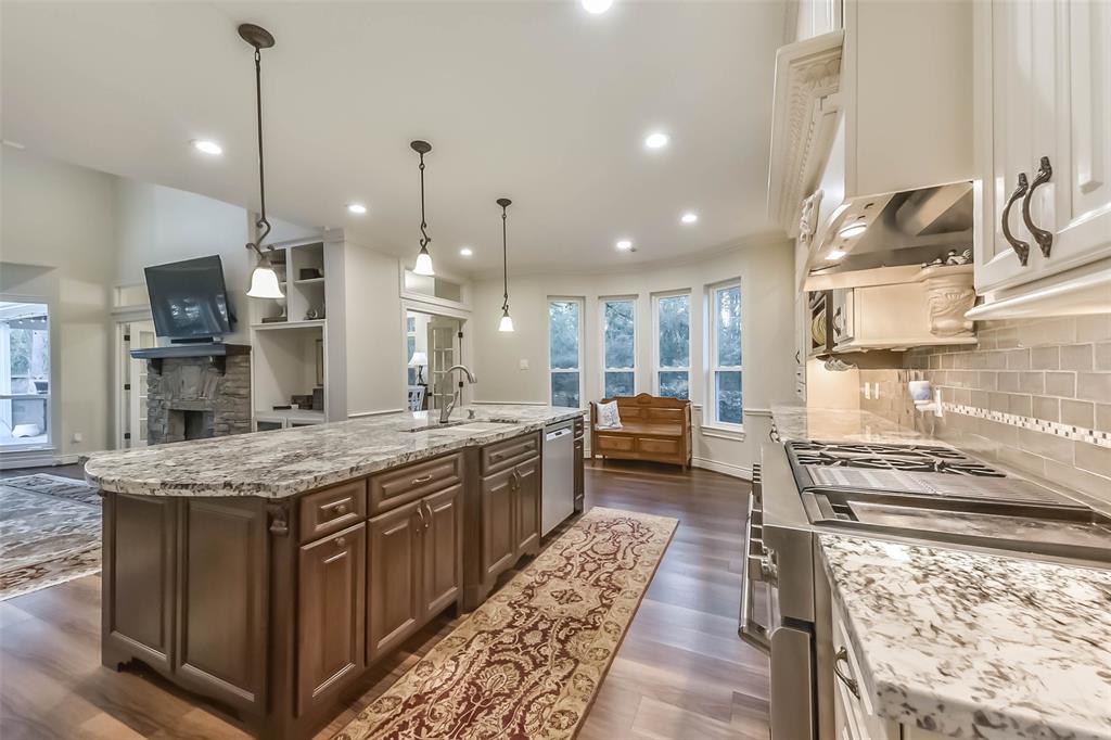2214 Kings Trail, Kingwood, Texas image 12