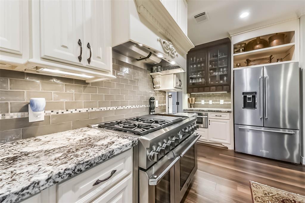 2214 Kings Trail, Kingwood, Texas image 14