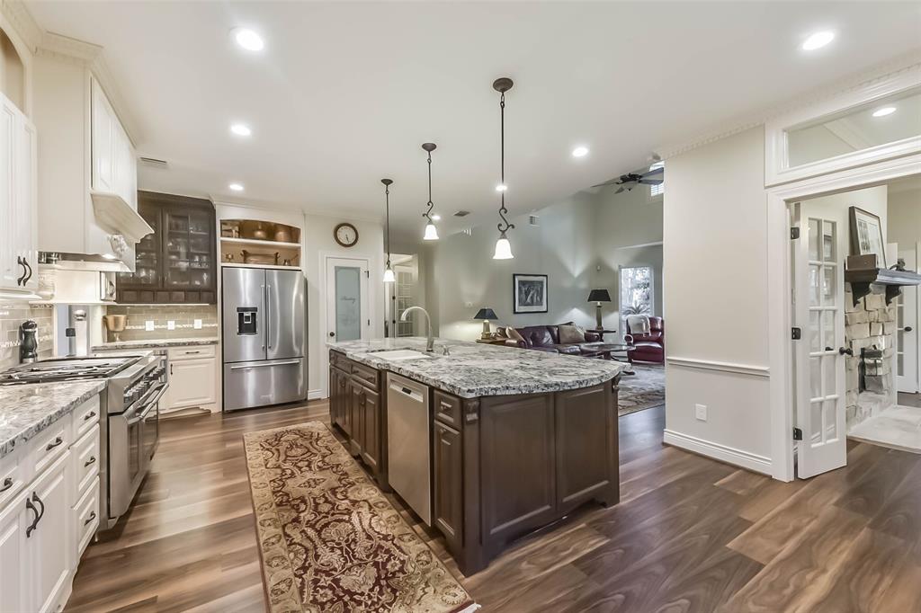 2214 Kings Trail, Kingwood, Texas image 11