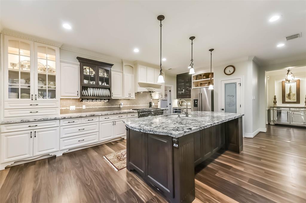 2214 Kings Trail, Kingwood, Texas image 9