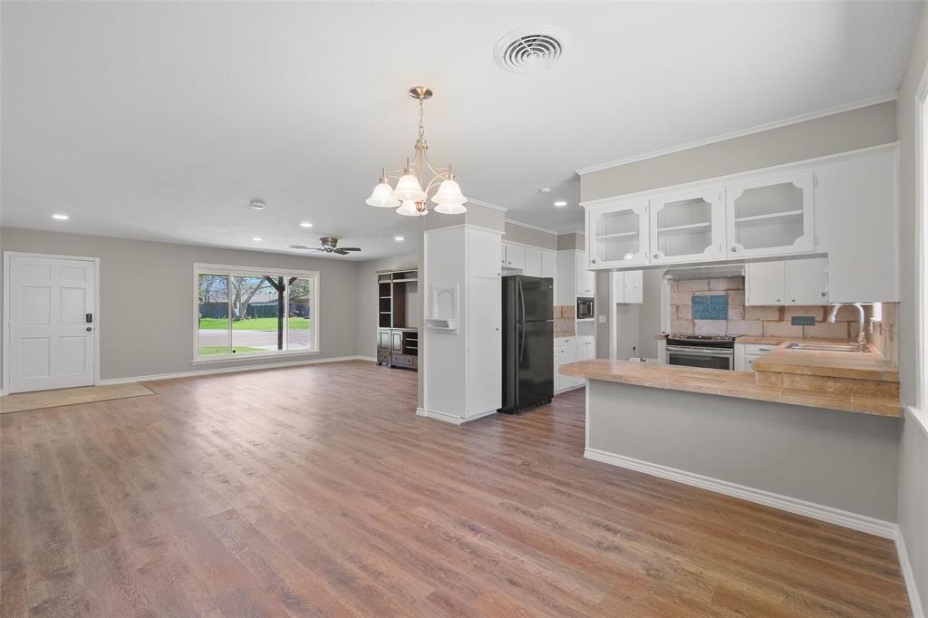 2008 Kirk Drive, Brenham, Texas image 9