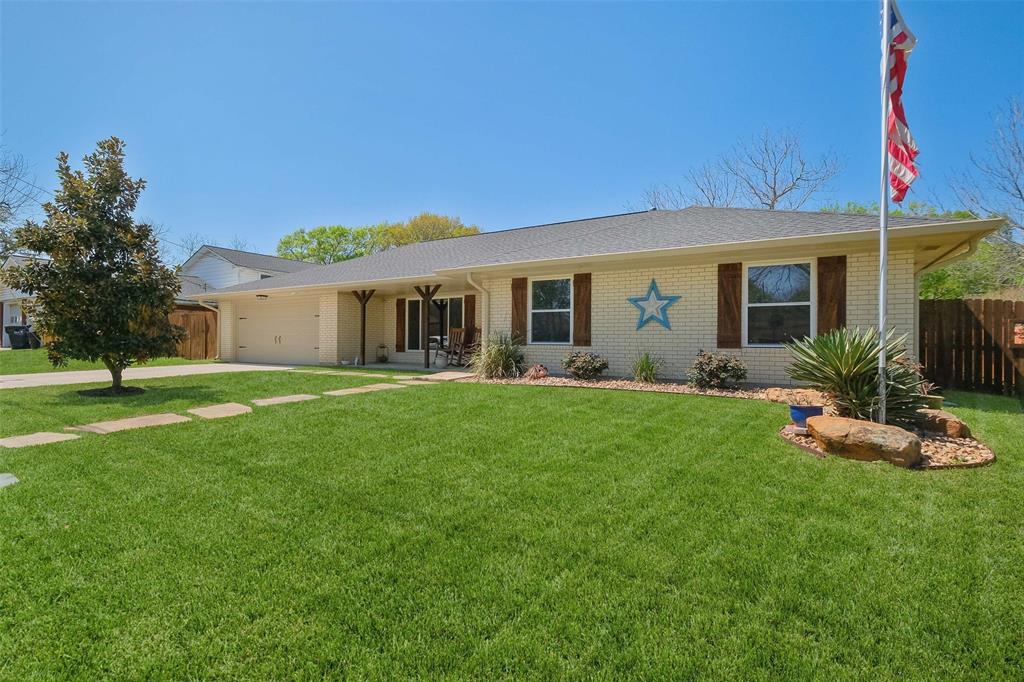 2008 Kirk Drive, Brenham, Texas image 2