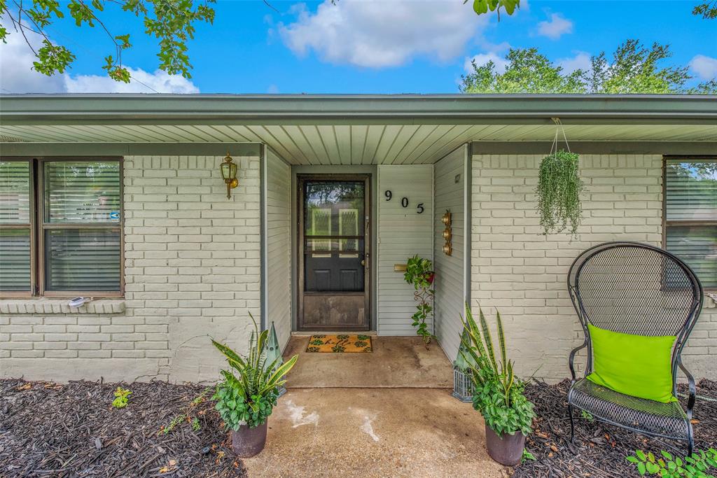 905 Jane Lane