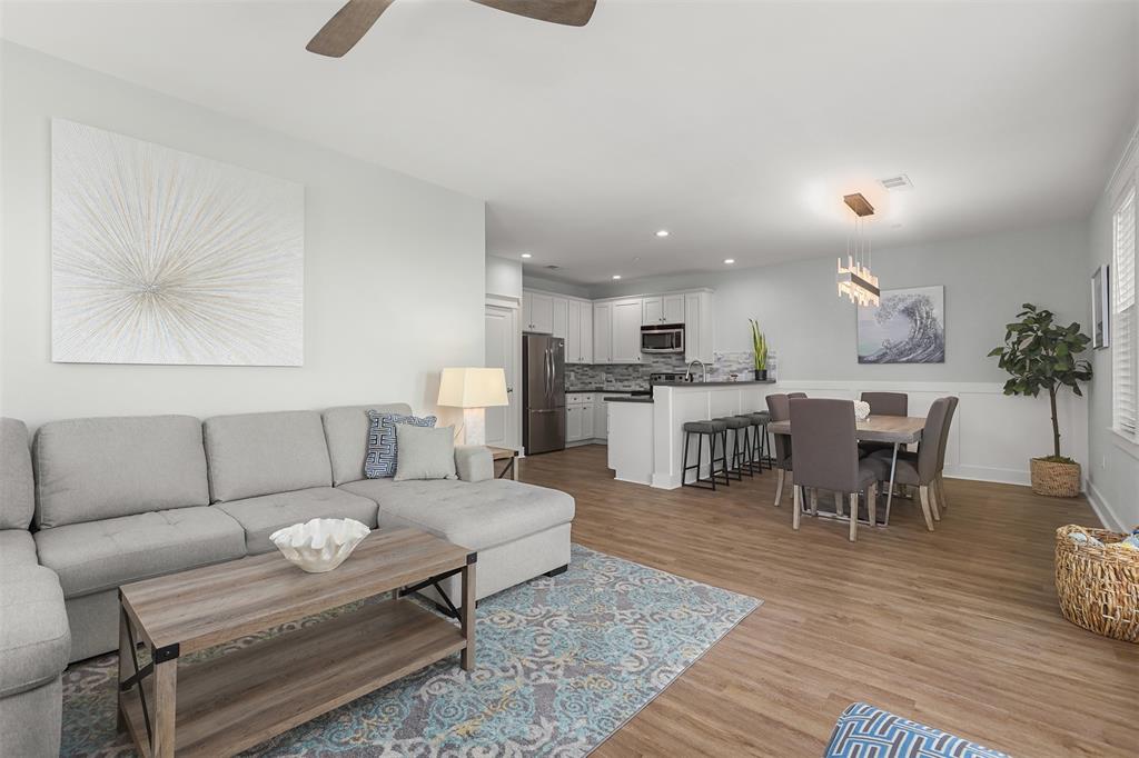 4131 Pointe West Drive #203, Galveston, Texas image 2