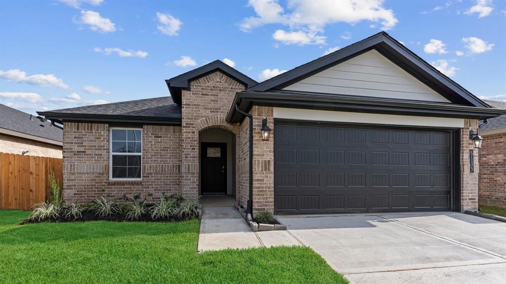 5035 Balcolm Drive, Fresno, Texas image 1