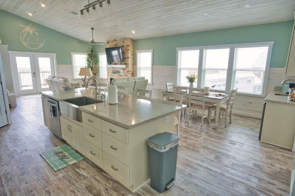 517 Private Road 675, Sargent, Texas image 10