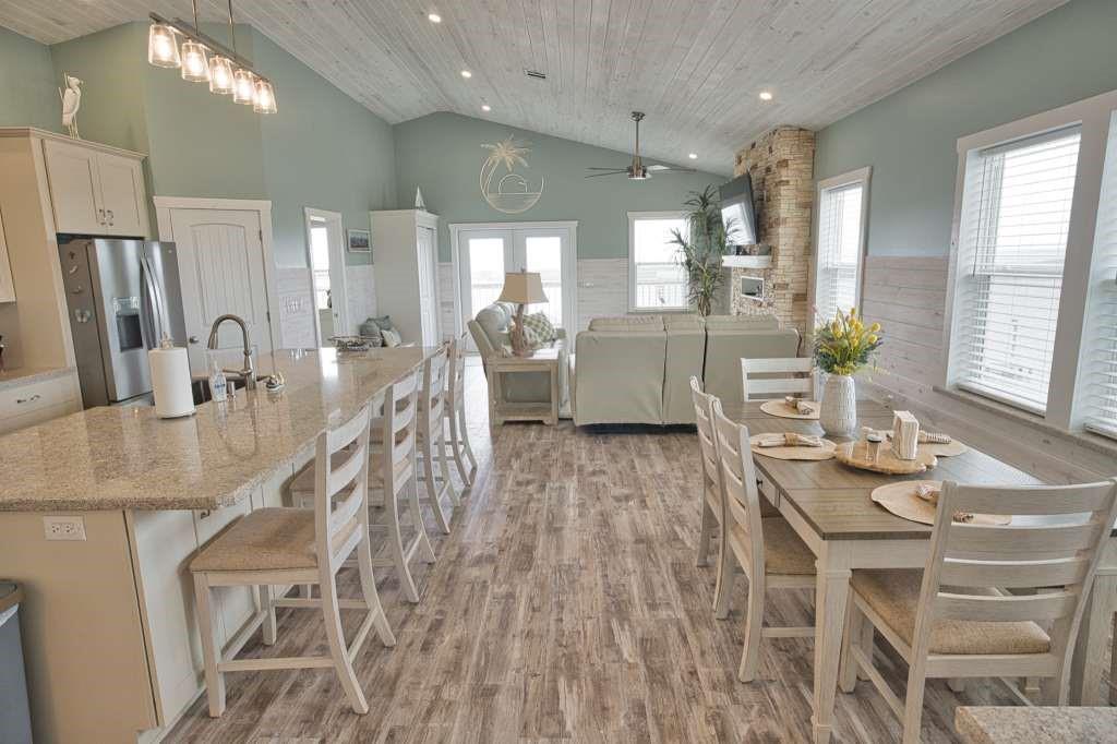 517 Private Road 675, Sargent, Texas image 15
