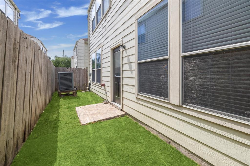 7427 Hollister Spring, Houston, Texas image 26