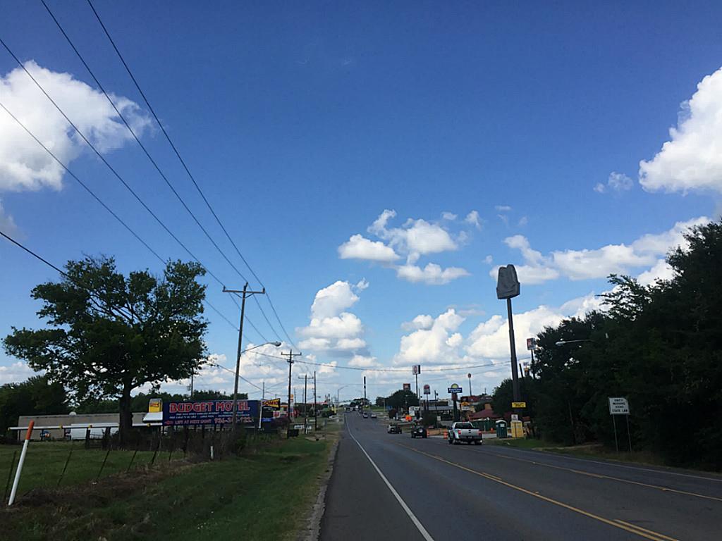 E Main Street, Madisonville, Texas image 3