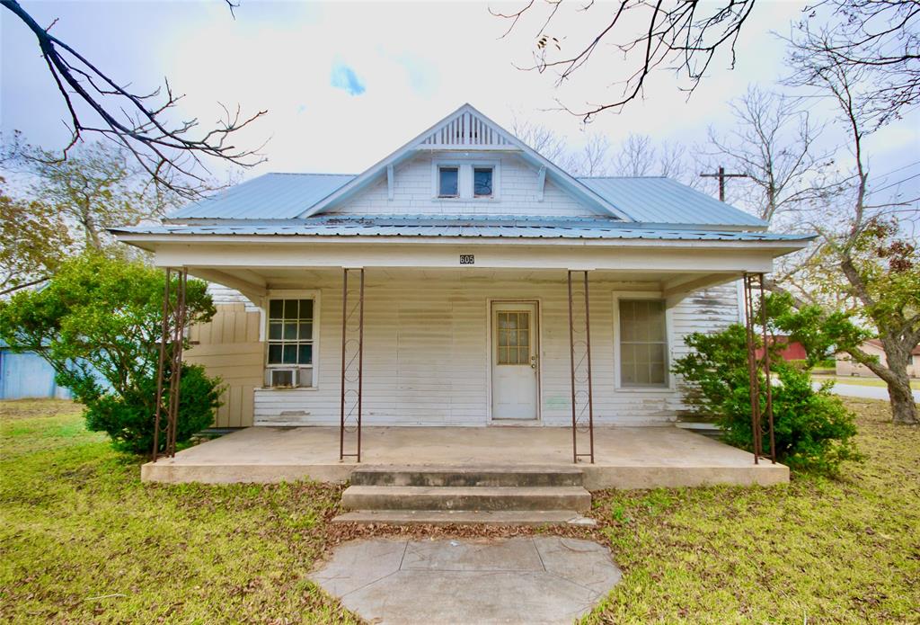 605 S Hackberry, Moulton, Texas image 1