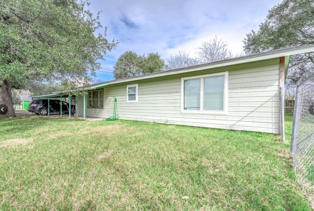 701 Alamo Street, El Campo, Texas image 1