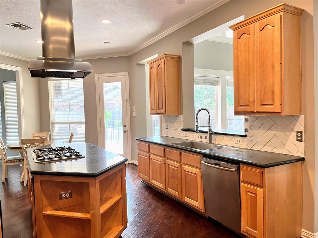 2806 Dixon Drive, Pearland, Texas image 13