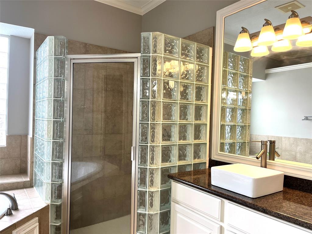 2806 Dixon Drive, Pearland, Texas image 34