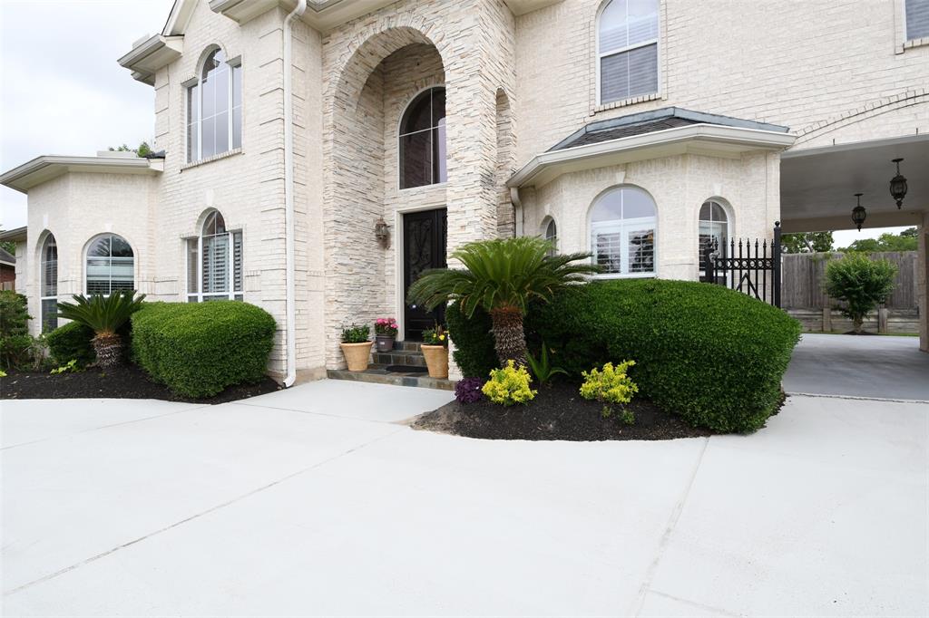 7414 Regency Place