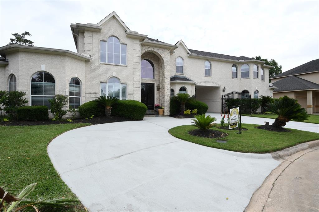 7414 Regency Place