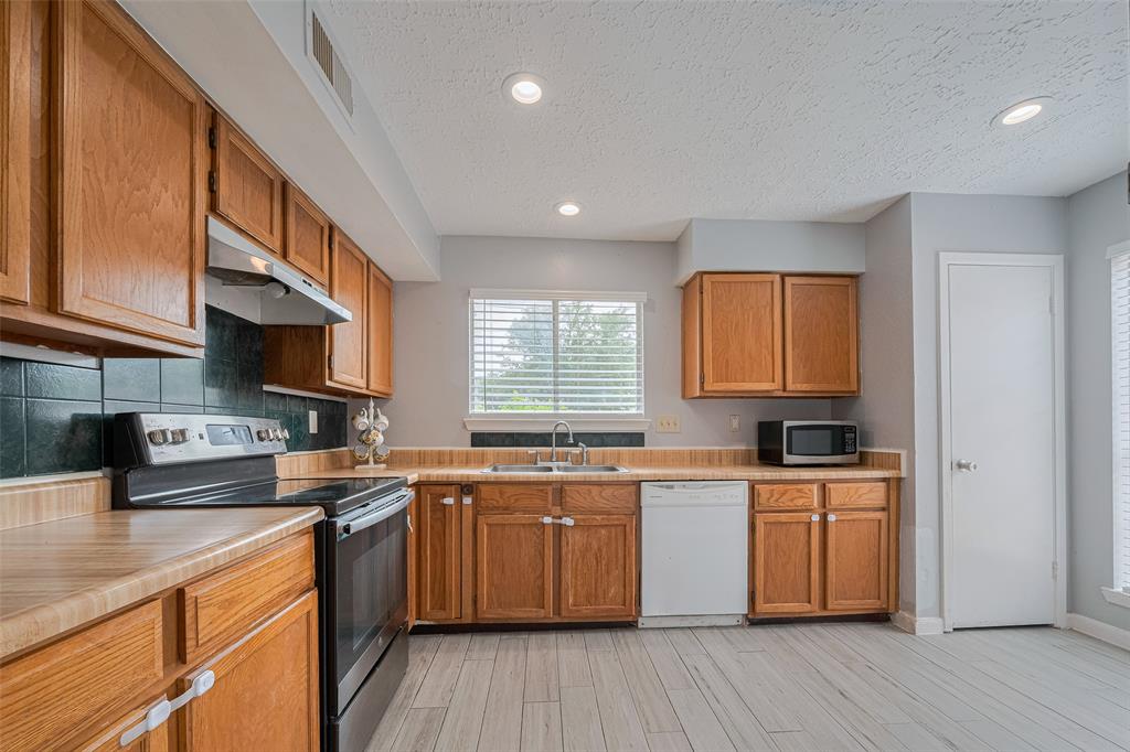 19531 Lazy Valley Drive, Katy, Texas image 17