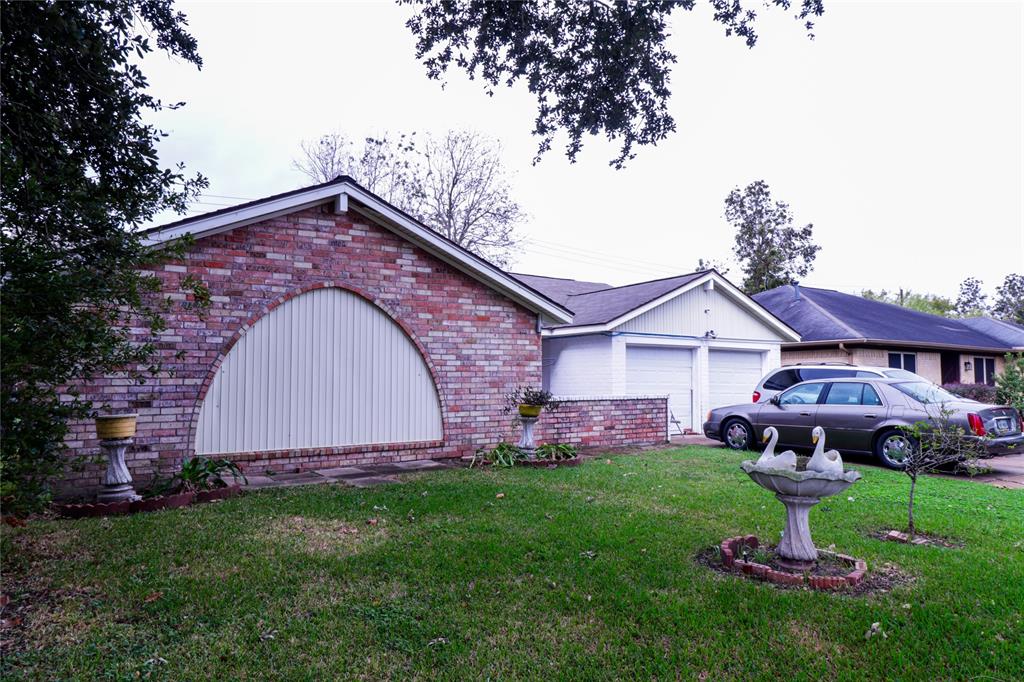 501 Valley Brook Drive, La Porte, Texas image 2