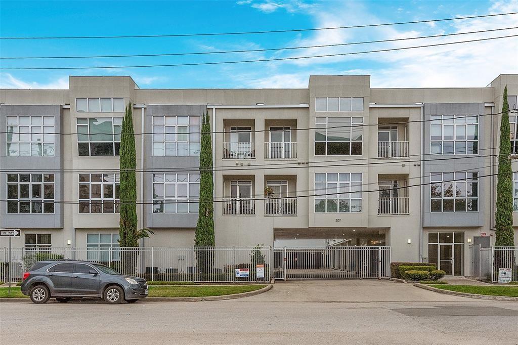 207 Pierce Street #205, Houston, Texas image 2