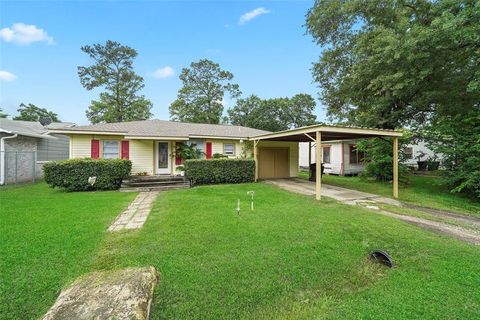 Single Family Residence in Houston TX 6605 Goldspier Street.jpg