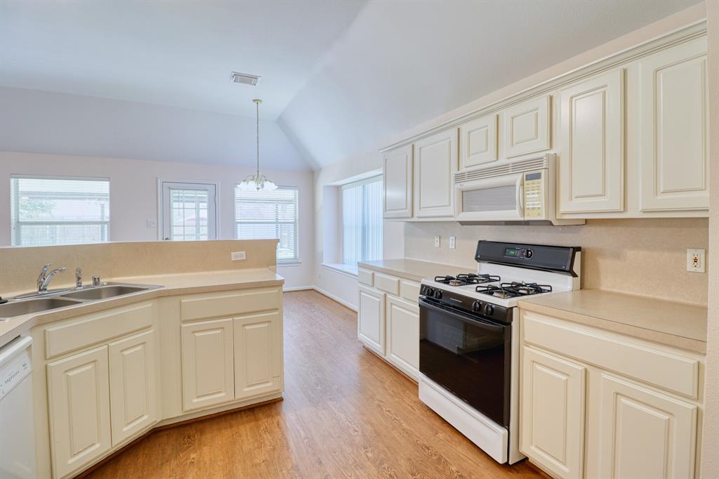 3326 Rockdale Drive, Porter, Texas image 10