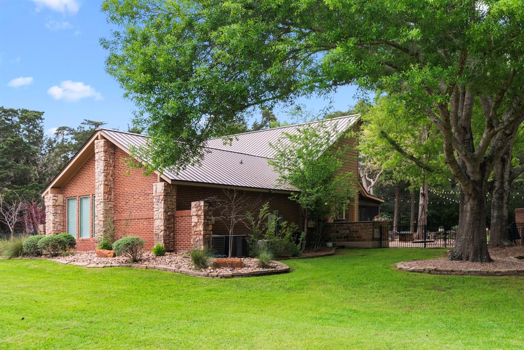 1408 N Falls Drive, New Ulm, Texas image 2