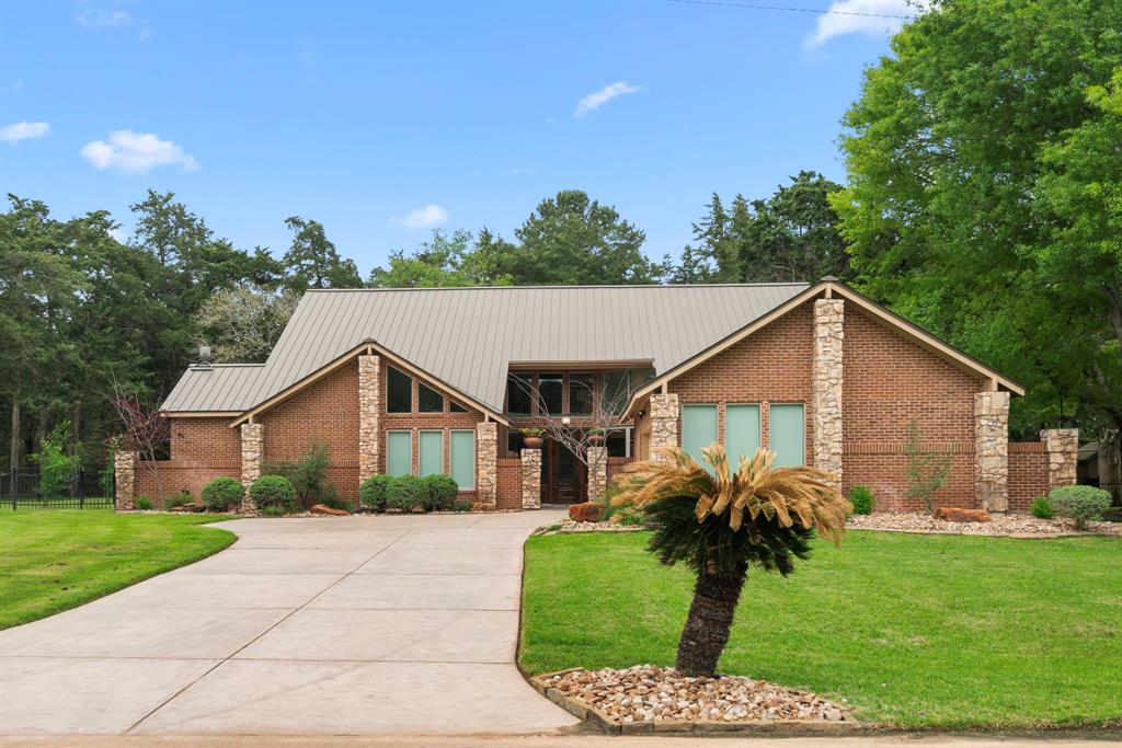 1408 N Falls Drive, New Ulm, Texas image 1
