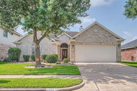 Single Family Residence in Pasadena TX 1734 Gillingham Way.jpg