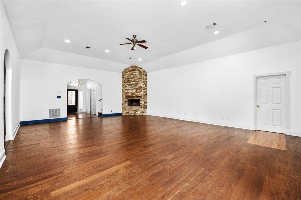 15810 Juneau Lane