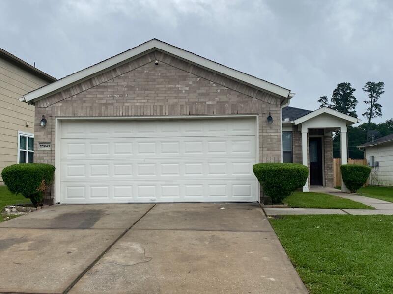 22843 Twisting Pine Drive, Spring, Texas image 1