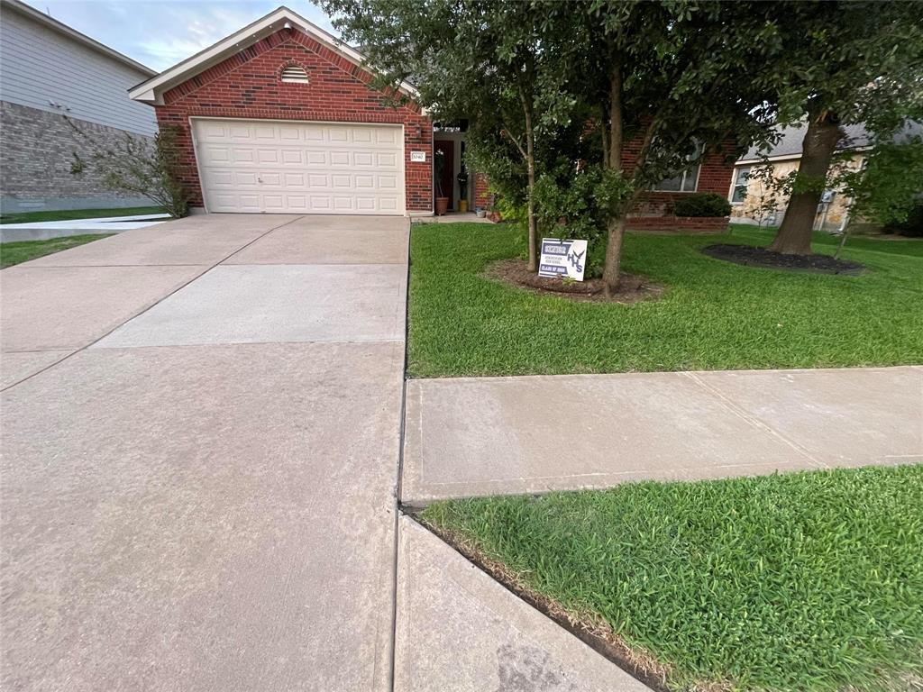1040 Kensington Castle Trail