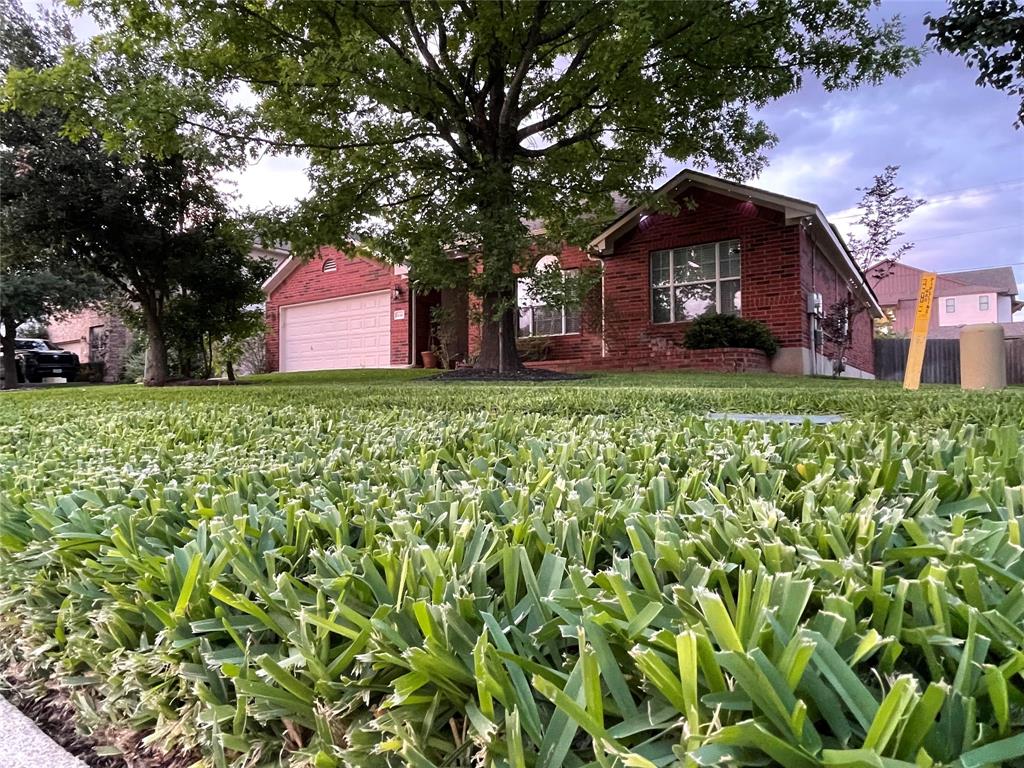 1040 Kensington Castle Trail