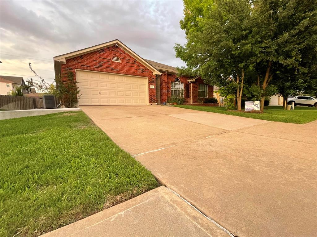 1040 Kensington Castle Trail