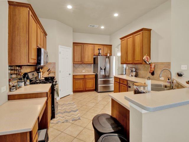 1040 Kensington Castle Trail, Pflugerville, Texas image 6