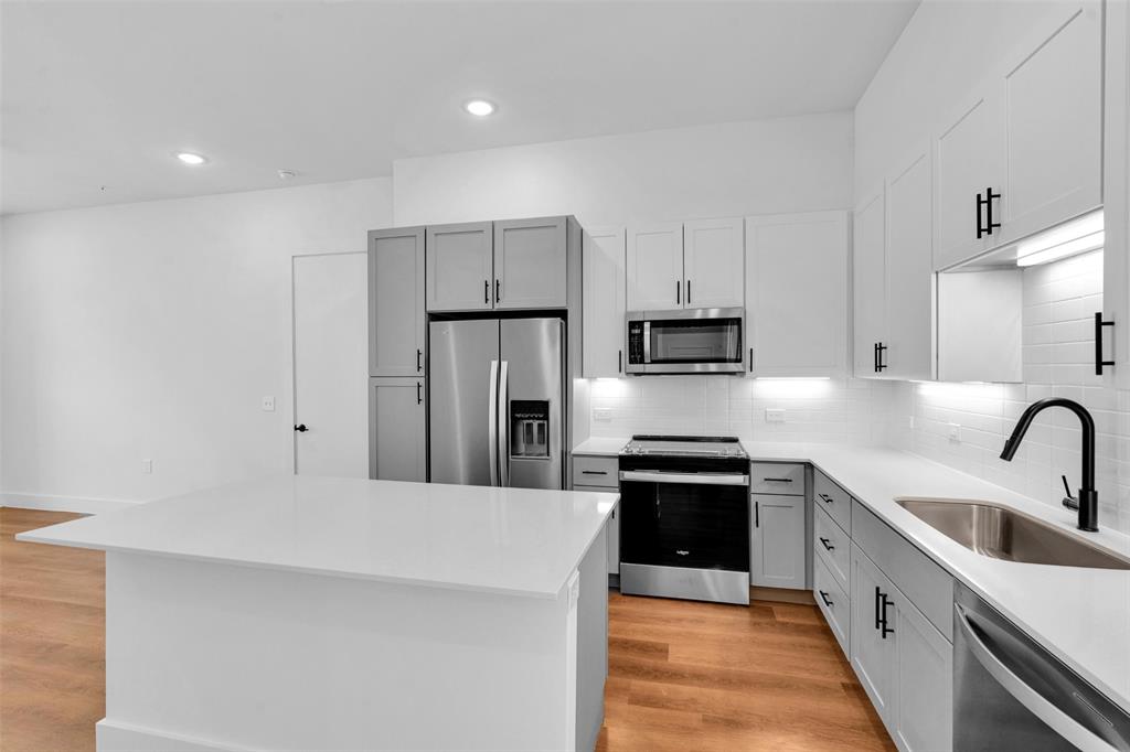 1415B Forward Drive