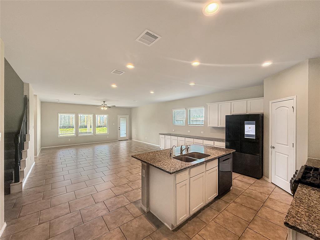 14135 Riley Creek Court, Conroe, Texas image 11