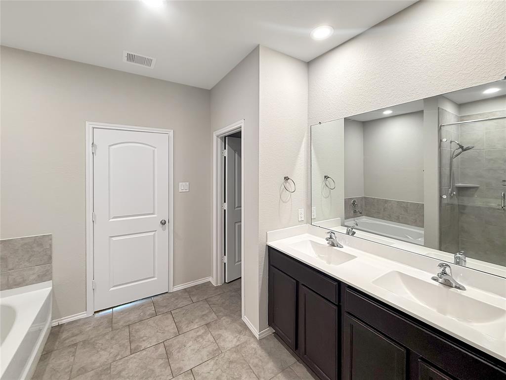 14135 Riley Creek Court, Conroe, Texas image 6