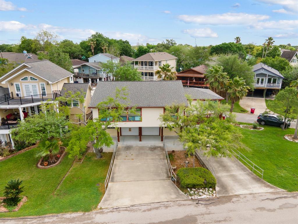 714 Narcissus Road, Clear Lake Shores, Texas image 3