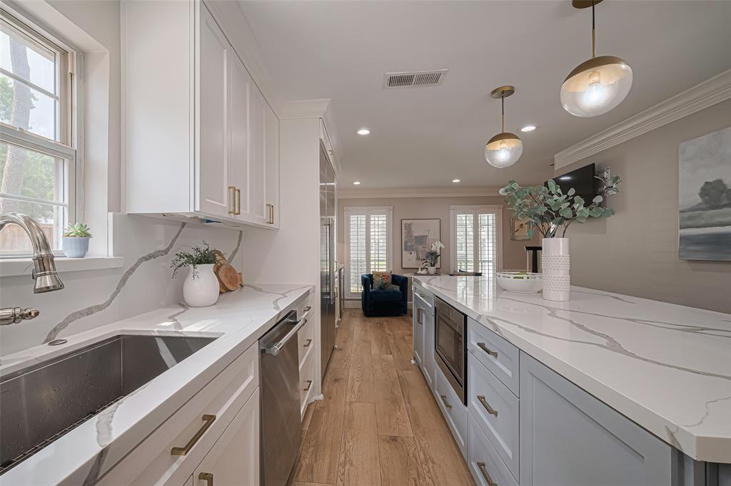 14711 Carolcrest Drive, Houston, Texas image 17