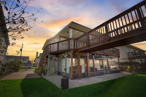 A home in Bayou Vista