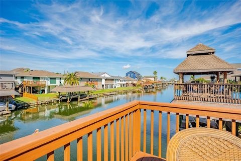 A home in Bayou Vista