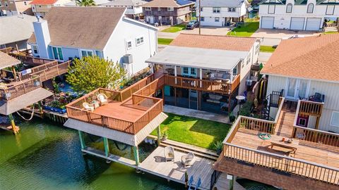 A home in Bayou Vista