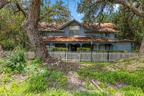 A home in La Grange