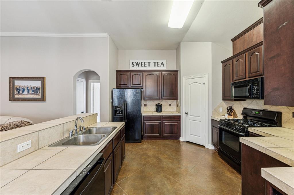 199 W Chatham Street, Bellville, Texas image 9