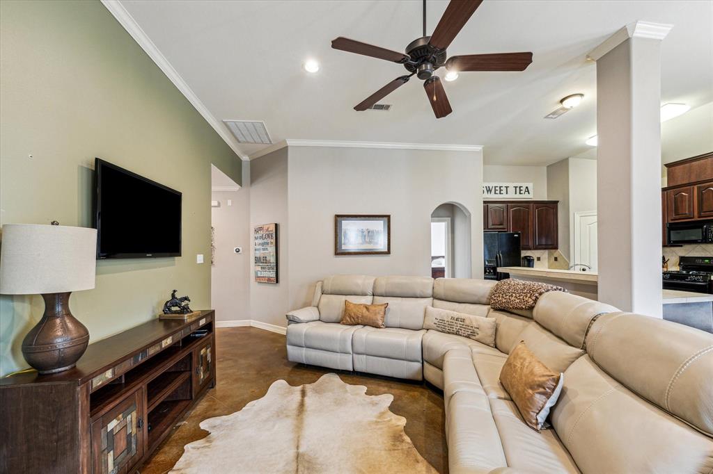 199 W Chatham Street, Bellville, Texas image 8