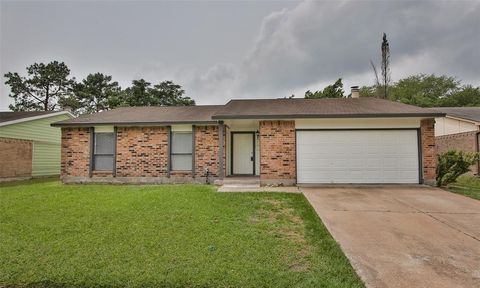 Single Family Residence in Houston TX 6711 Vanlynn Lane.jpg